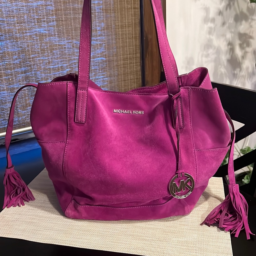 USED PURPLE SUADE MICHAEL KORS HANDBAG